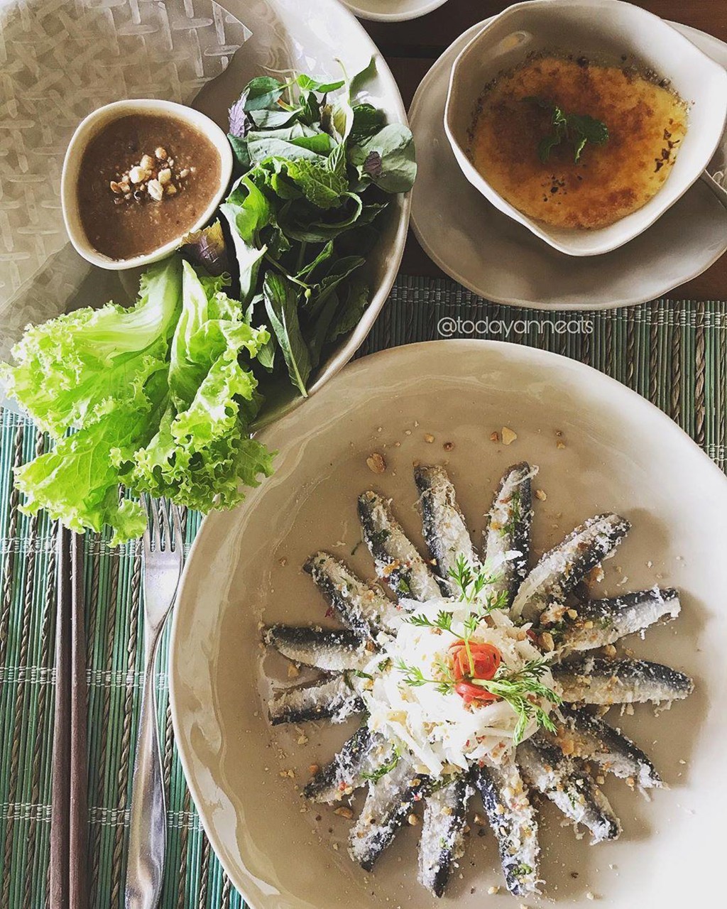 Ghẹ H&agrave;m Ninh, nhum biển v&agrave; 6 m&oacute;n hải sản ăn kh&ocirc;ng ch&aacute;n ở Ph&uacute; Quốc - Ảnh 2.