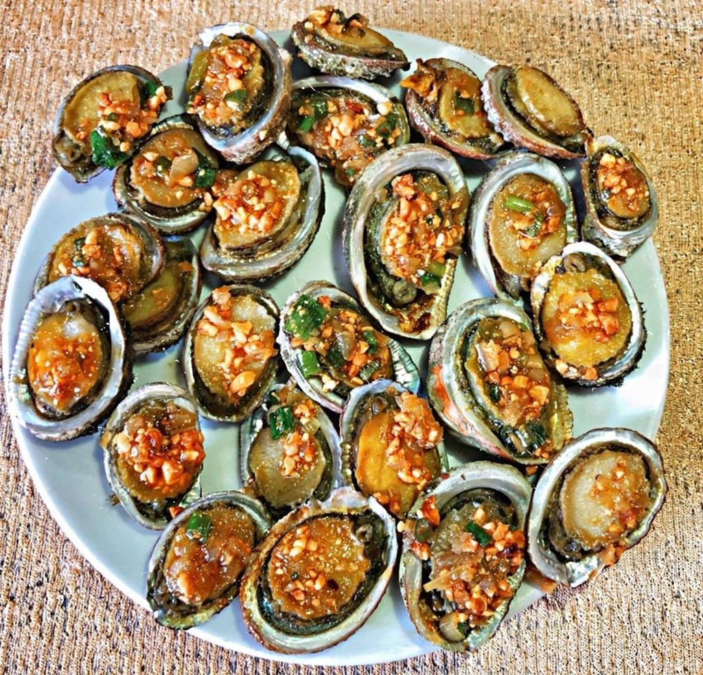 Ghẹ H&agrave;m Ninh, nhum biển v&agrave; 6 m&oacute;n hải sản ăn kh&ocirc;ng ch&aacute;n ở Ph&uacute; Quốc - Ảnh 4.