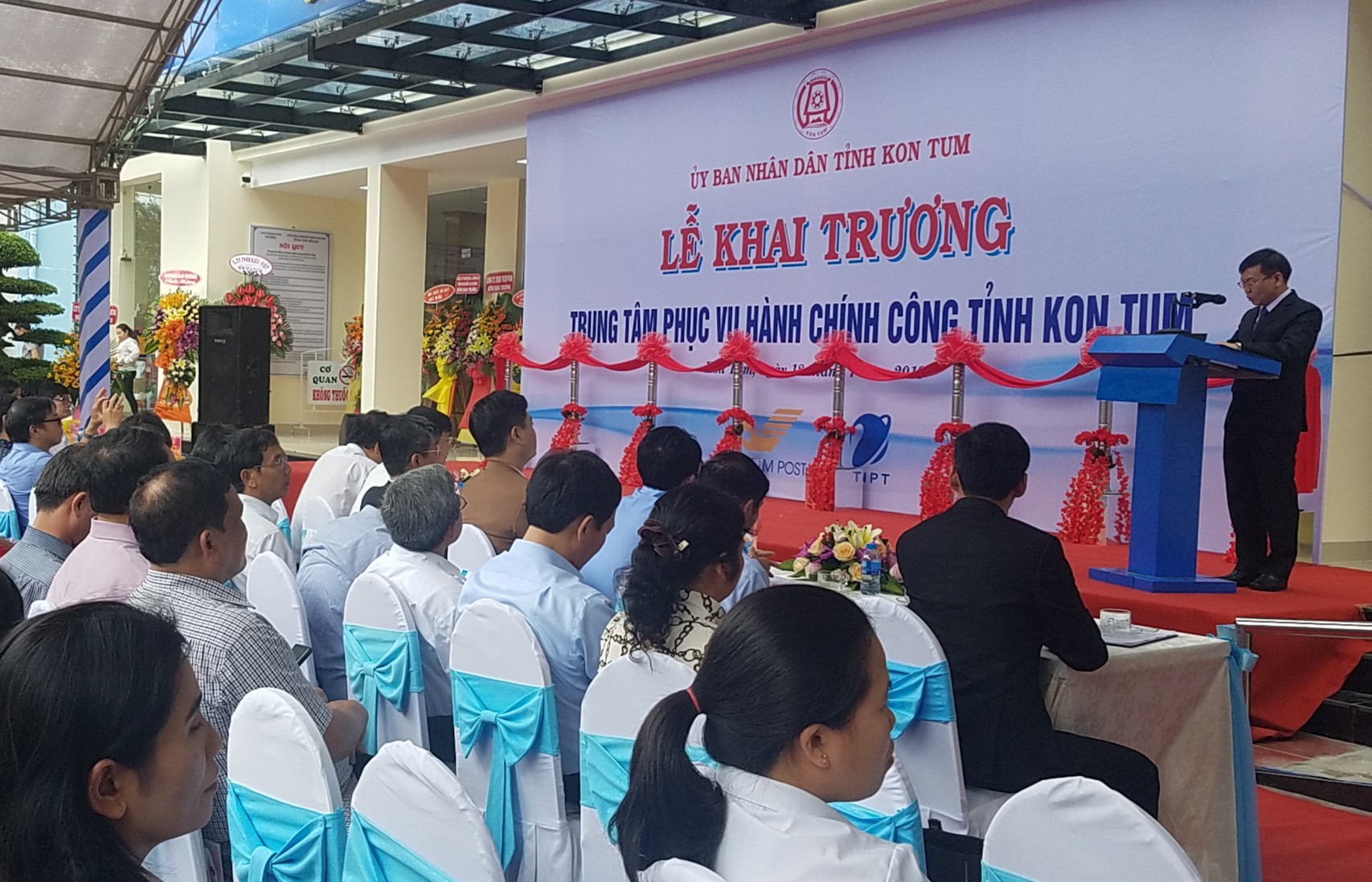 Công chức, viên chức Kon Tum phải thực hiện "4 xin, 4 luôn"