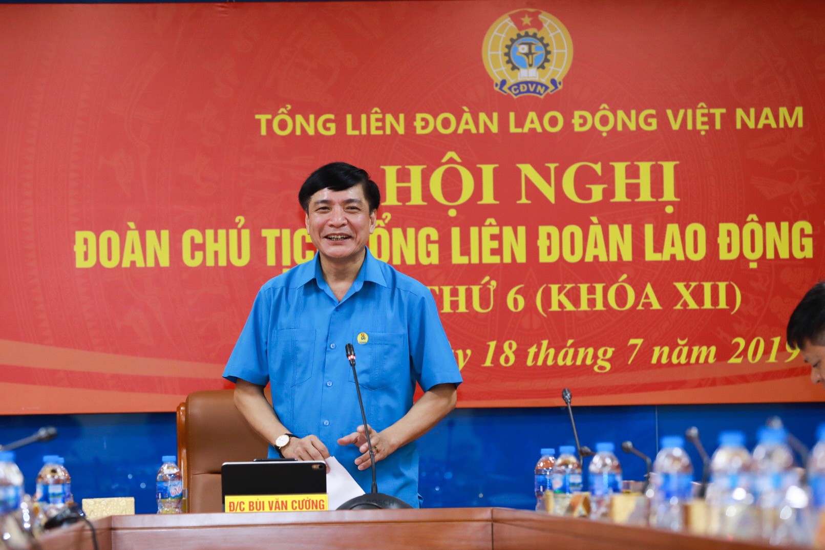 Tổng LĐLĐ Việt Nam tổ chức hội nghị không phát tài liệu bằng giấy