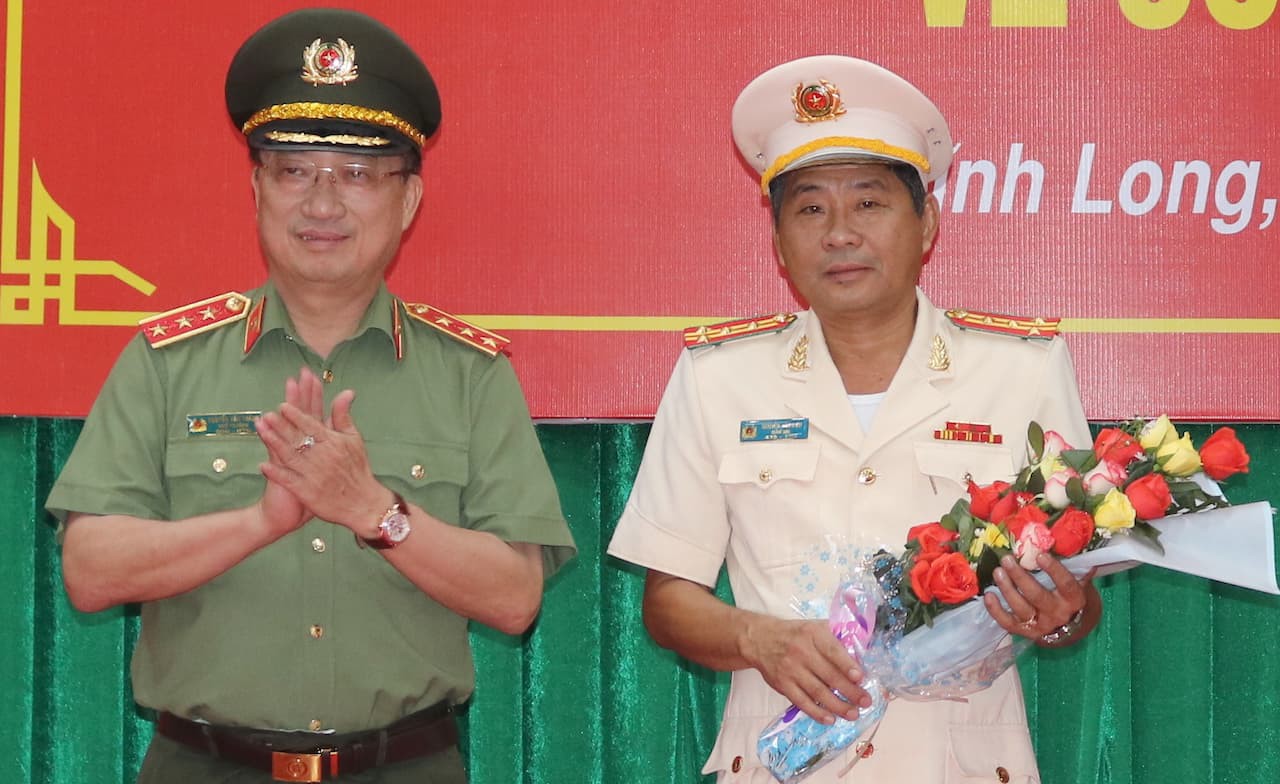 Bộ C&ocirc;ng an điều động, bổ nhiệm Gi&aacute;m đốc C&ocirc;ng an tỉnh Đồng Th&aacute;p, Vĩnh Long - Ảnh 2.