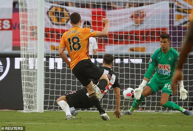 Sterling tỏa s&aacute;ng, Man City đ&egrave; bẹp West Ham ở Asia Trophy - Ảnh 6.