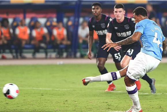 Sterling tỏa s&aacute;ng, Man City đ&egrave; bẹp West Ham ở Asia Trophy - Ảnh 4.