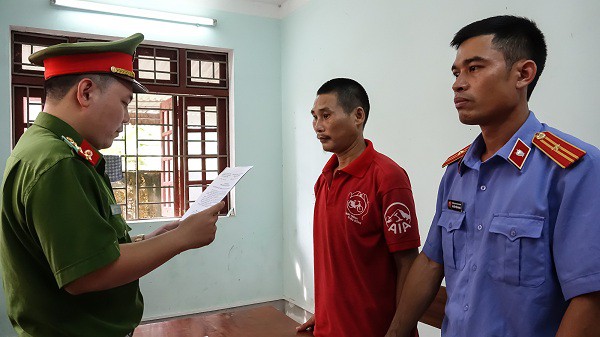 3 người đốt tổ ong lấy mật gây cháy rừng nghiêm trọng