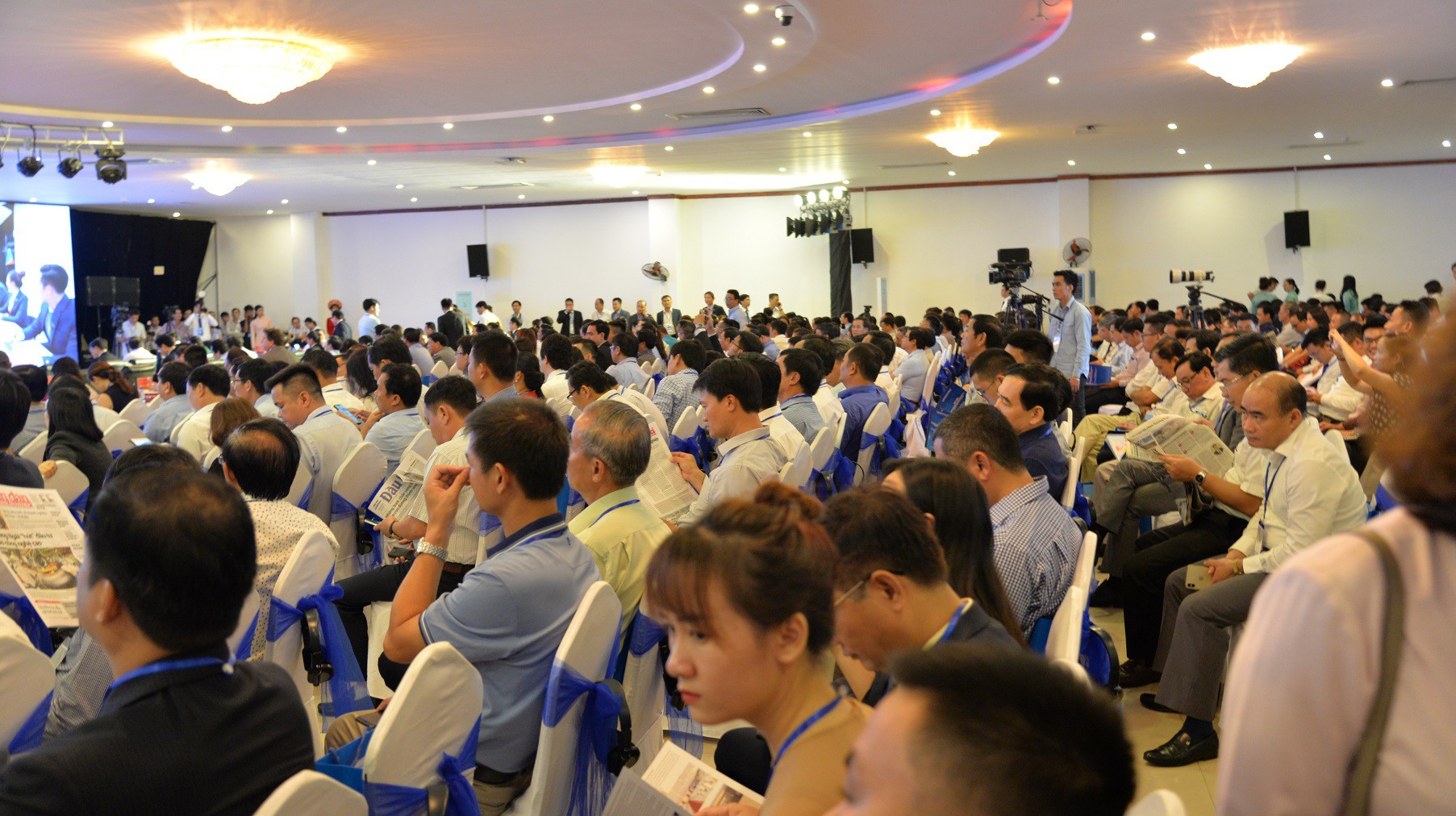 Thủ tướng Nguyễn Xu&acirc;n Ph&uacute;c dự hội nghị x&uacute;c tiến đầu tư tỉnh Quảng Ng&atilde;i - Ảnh 6.