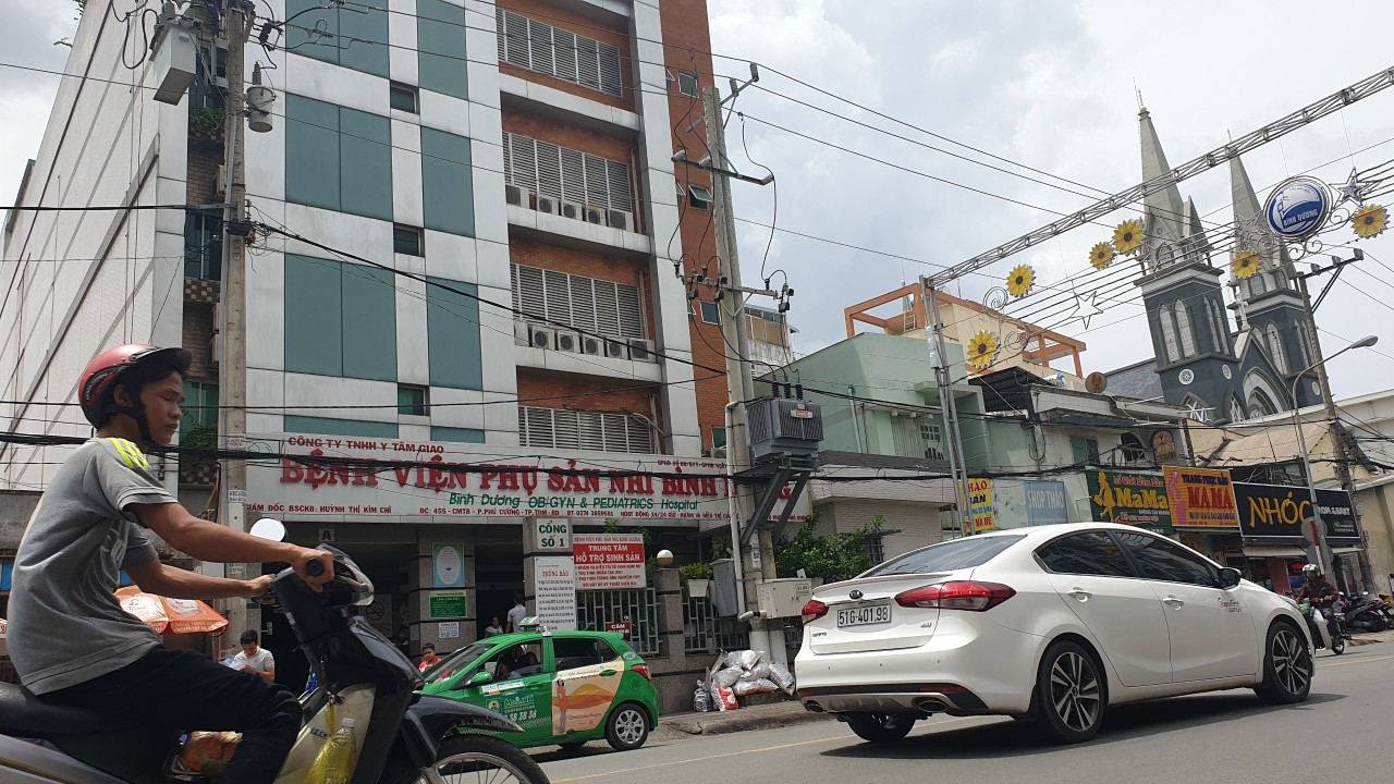 Mẹ trốn viện, bỏ rơi con gái mới sinh