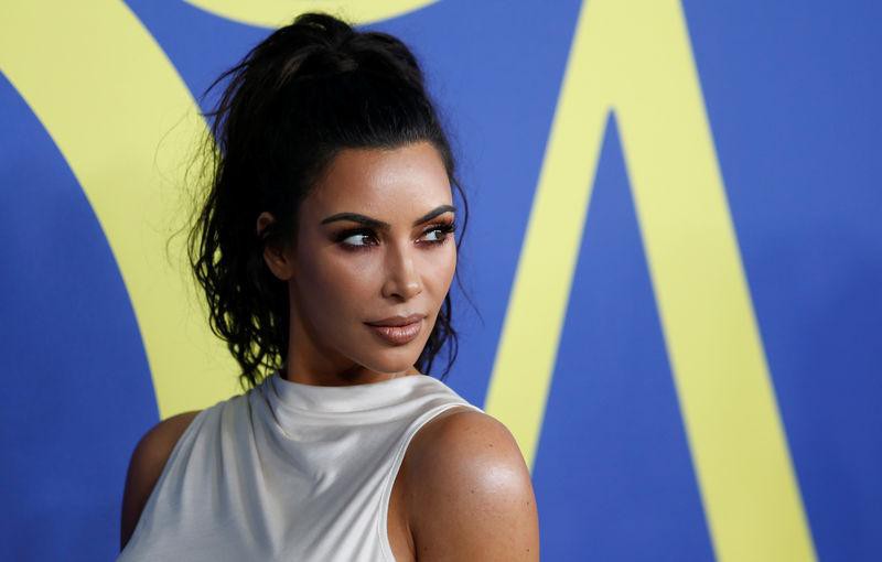 Bị dư luận Nhật Bản ném đá, Kim Kardashian đổi tên mẫu nội y - Ảnh 3.