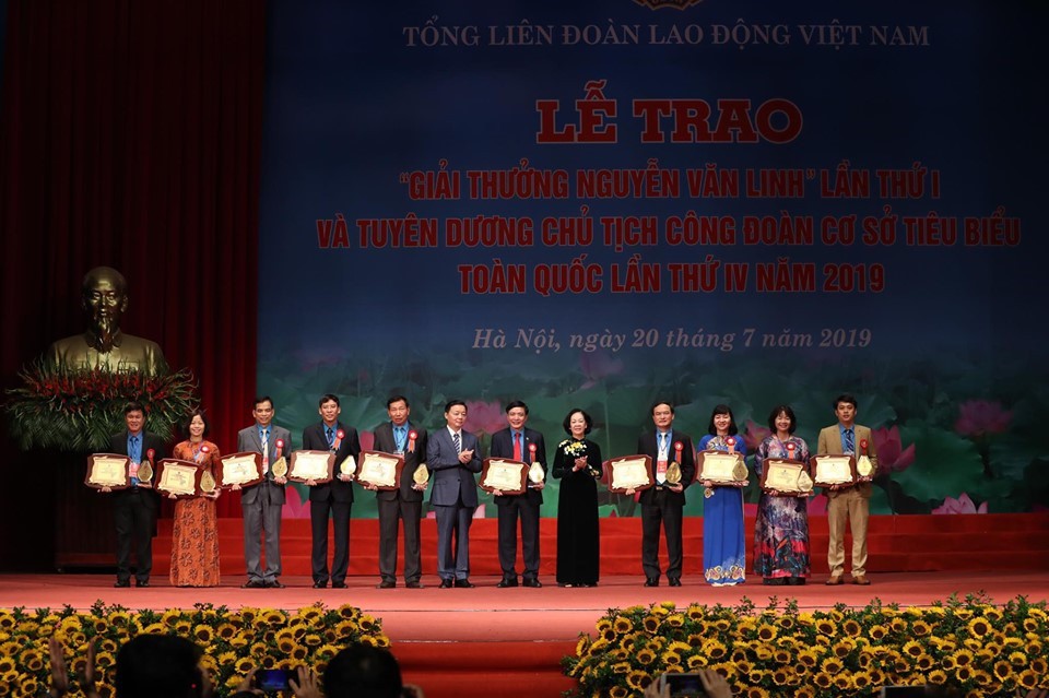 Chủ tịch Tổng LĐLĐ Việt Nam được trao Giải thưởng Nguyễn Văn Linh - Ảnh 2.