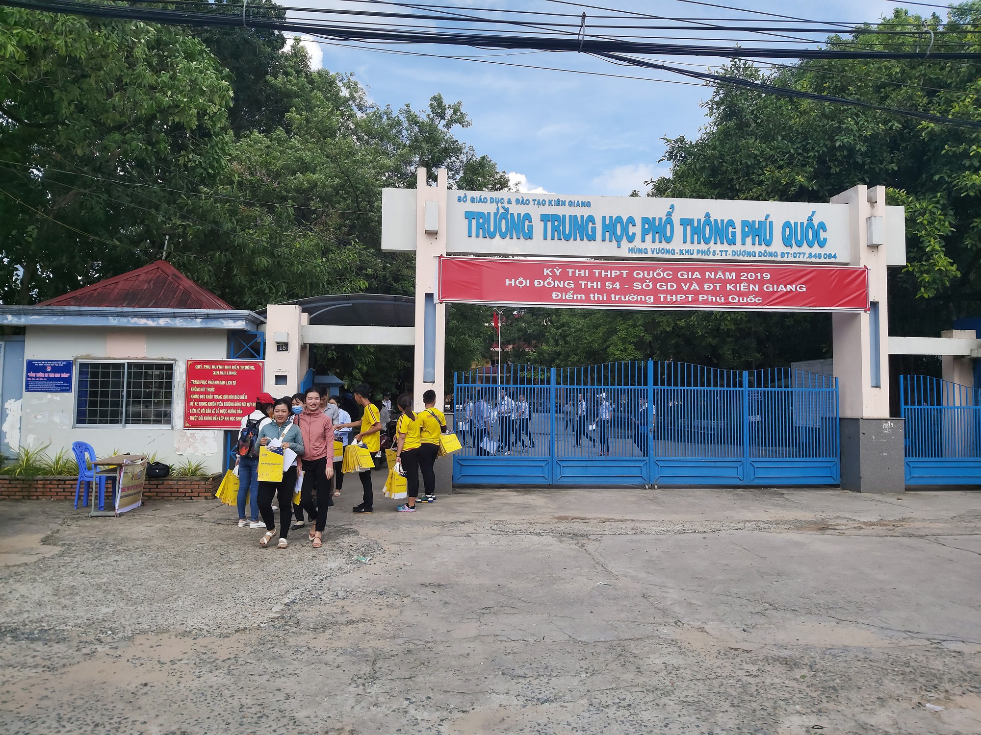 &Aacute; kh&ocirc;i doanh nh&acirc;n ở Ph&uacute; Quốc l&ecirc;n tiếng việc chửi hiệu trưởng l&agrave; ch&oacute; tha - Ảnh 2.
