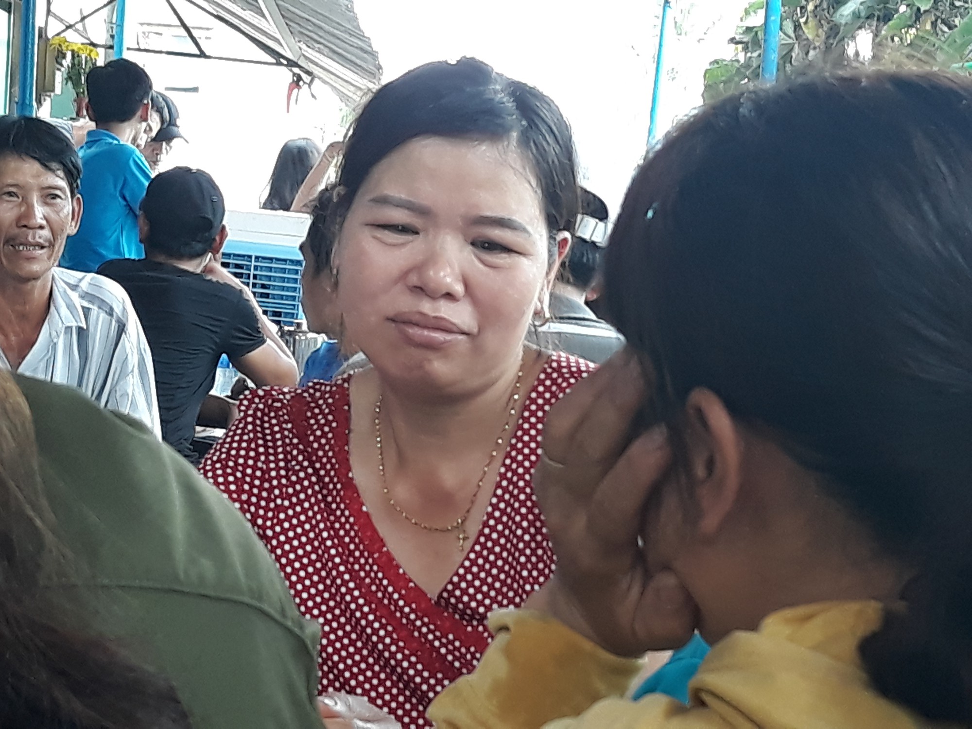 Vụ 2 em nhỏ bị điện giật tử vong: "Ba ơi kệ con, nguy hiểm lắm"
