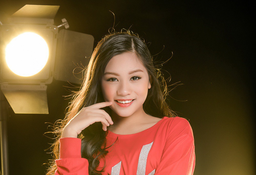 Giọng ca nhí từ chối nhận vương miện từ Hương Giang còn nhiều biệt tài