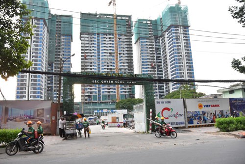 Dễ vay mua nh&agrave; nhưng l&atilde;i suất cao - Ảnh 1.
