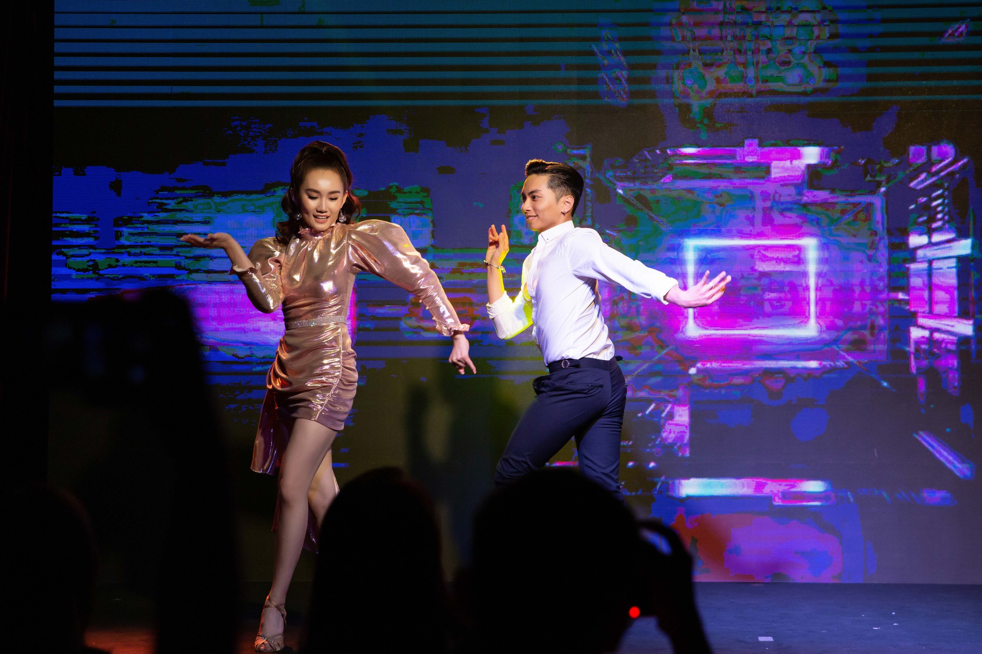 Kiện tướng dancesport Hoàng Mỹ An lột xác làm ca sĩ - Ảnh 4.