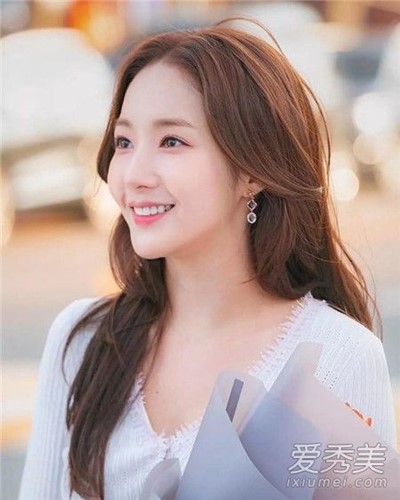 Loạt màu tóc hot nhất hè 2019, giúp bạn gái nổi bần bật - Ảnh 3.