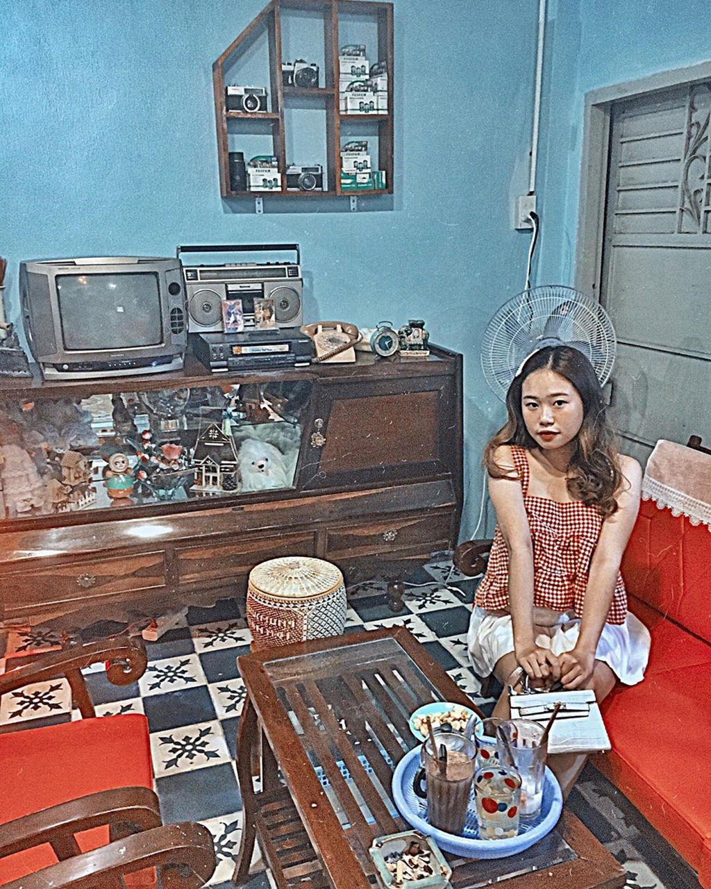 Truy l&ugrave;ng những qu&aacute;n c&agrave; ph&ecirc; gi&uacute;p bạn t&igrave;m lại thanh xu&acirc;n ở TP HCM - Ảnh 4.