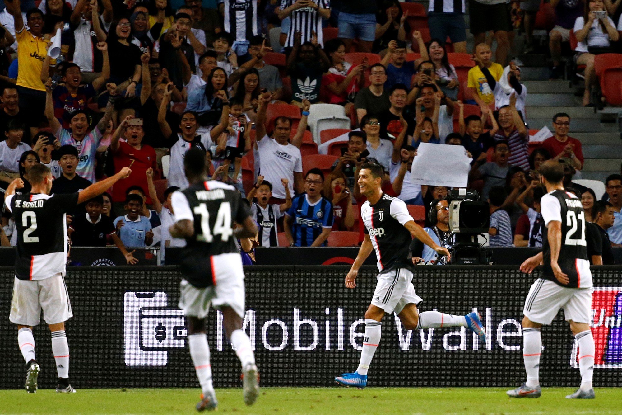 ICC 2019: Harry Kane lập siêu phẩm, đè bẹp Ronaldo và Juventus - Ảnh 6.