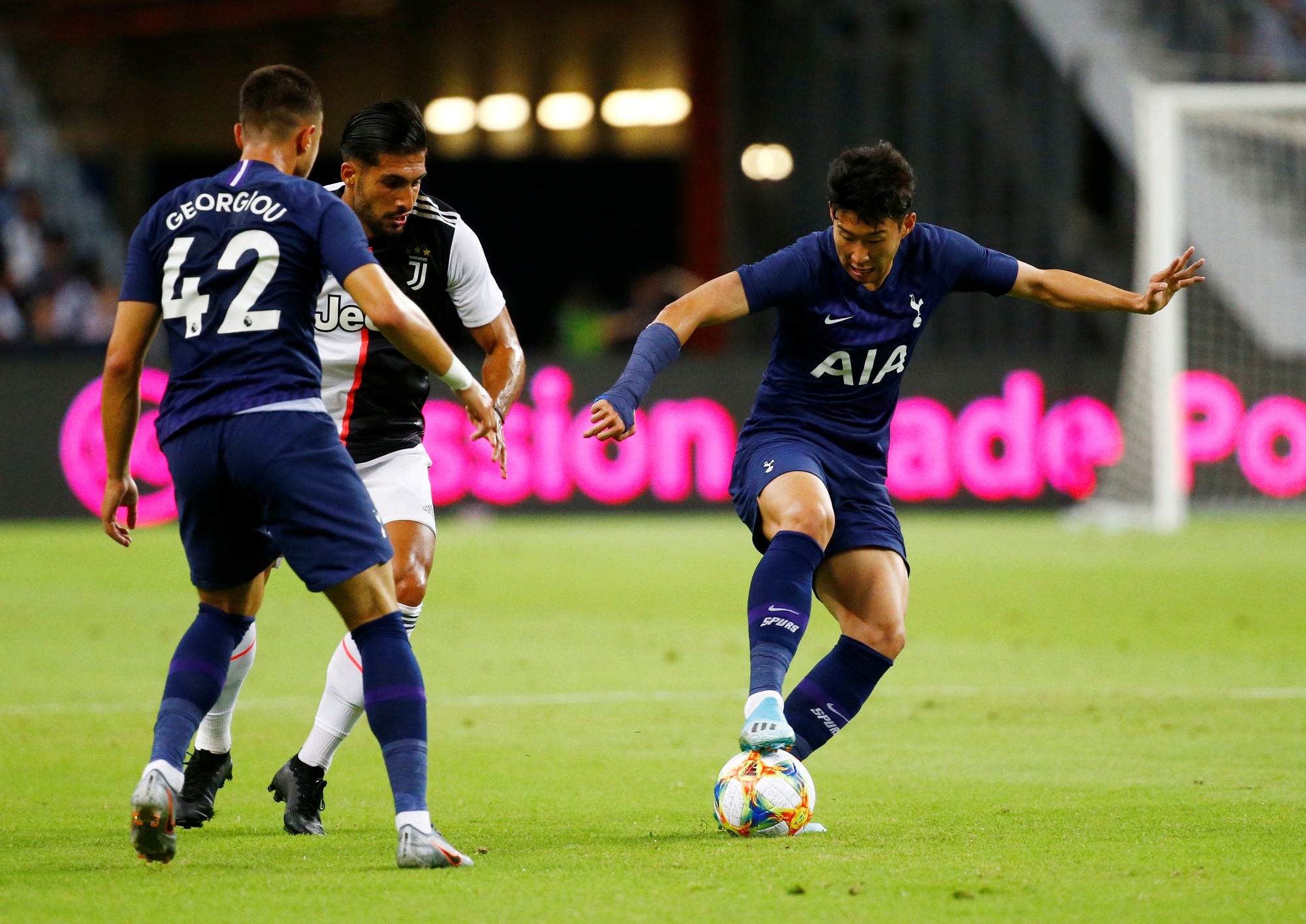 ICC 2019: Harry Kane lập siêu phẩm, đè bẹp Ronaldo và Juventus - Ảnh 2.