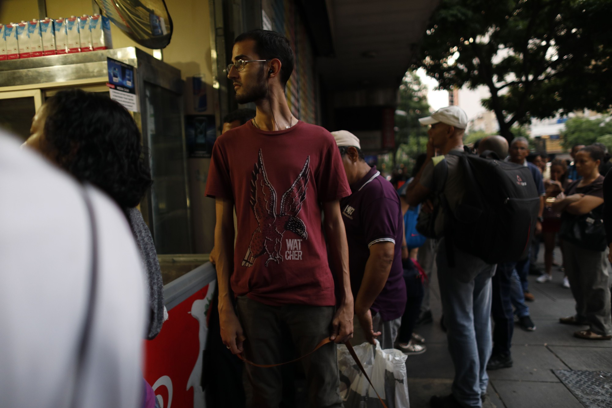 Venezuela đen như mực, đổ lỗi cho tấn công điện từ