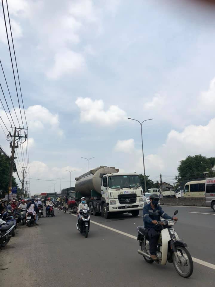 Trong buổi s&aacute;ng, 2 vụ tai nạn khiến 2 người tử vong tr&ecirc;n Quốc lộ 51 - Ảnh 1.