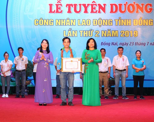 ĐỒNG NAI: Khen thưởng 320 công nhân tiêu biểu