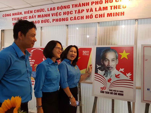 Triển lãm tranh 50 năm thực hiện Di chúc Bác Hồ