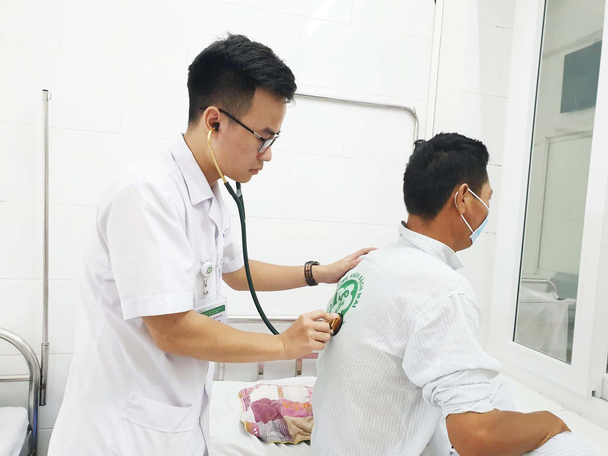 Hàng chục ngàn người mắc sốt xuất huyết - Ảnh 1.