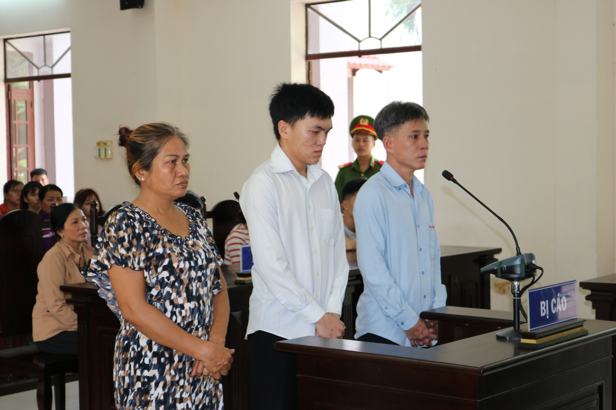 Giận người này, "xử" người kia, cả vợ và chồng cùng trả giá