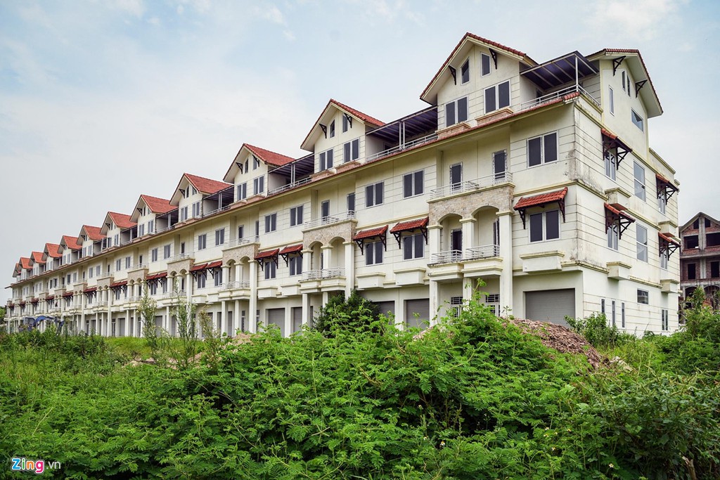 H&agrave;ng trăm căn biệt thự hiện đại kiểu Ph&aacute;p bị bỏ hoang 12 năm - Ảnh 16.