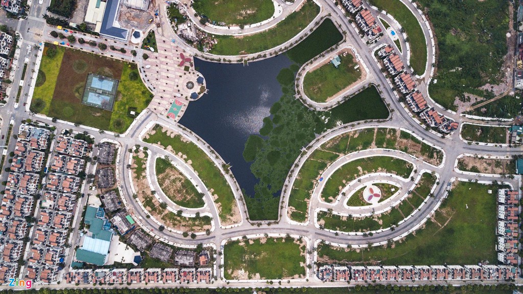 H&agrave;ng trăm căn biệt thự hiện đại kiểu Ph&aacute;p bị bỏ hoang 12 năm - Ảnh 12.