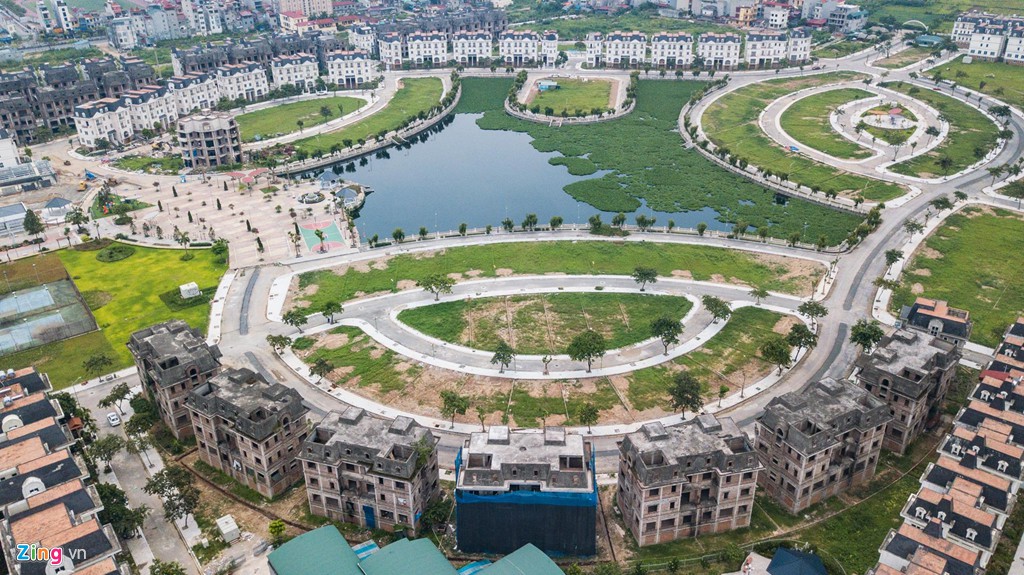H&agrave;ng trăm căn biệt thự hiện đại kiểu Ph&aacute;p bị bỏ hoang 12 năm - Ảnh 15.