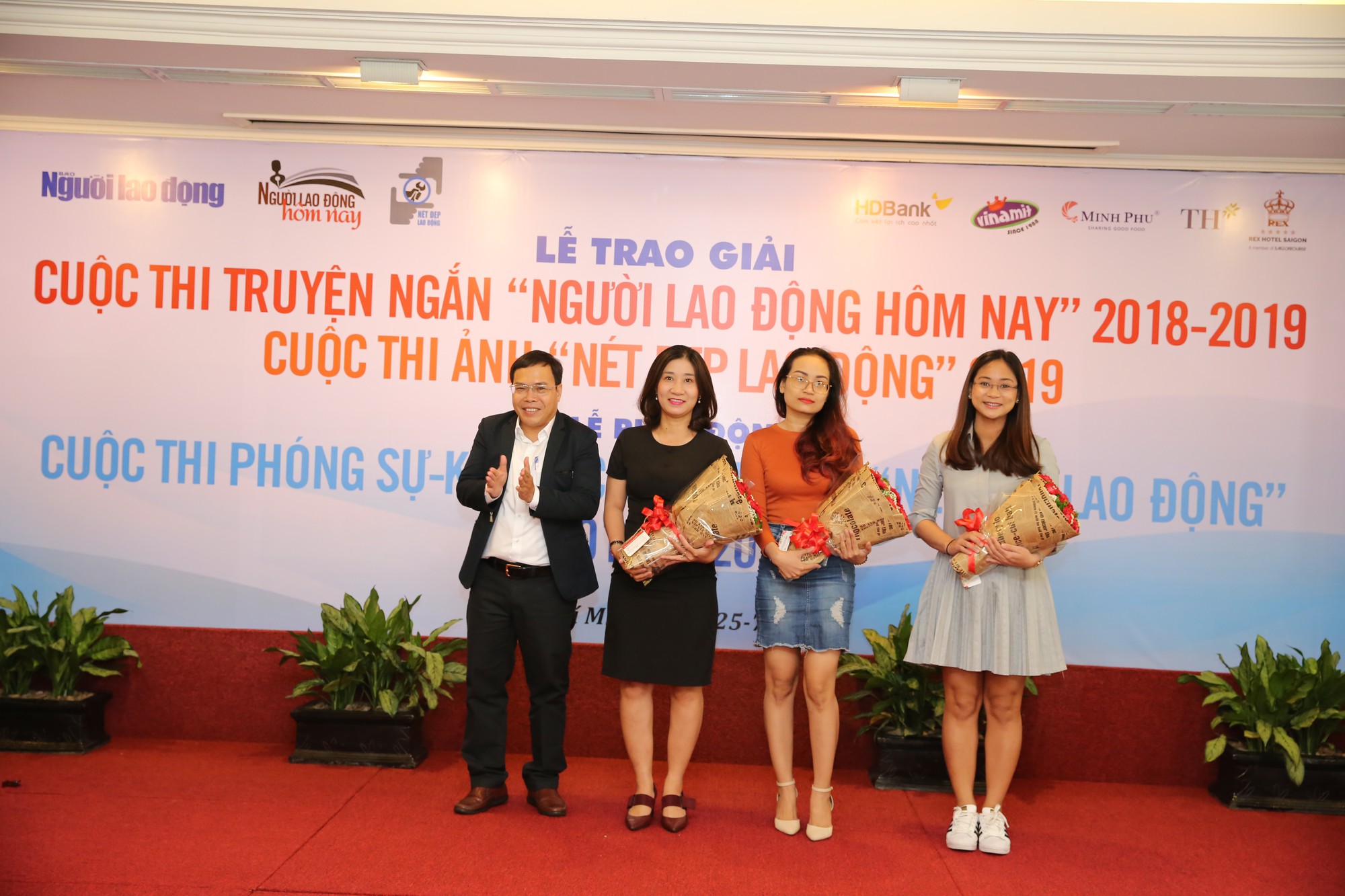 Dưới ánh sáng thiên đường đoạt giải nhất cuộc thi truyện ngắn Người lao động hôm nay - Ảnh 5.