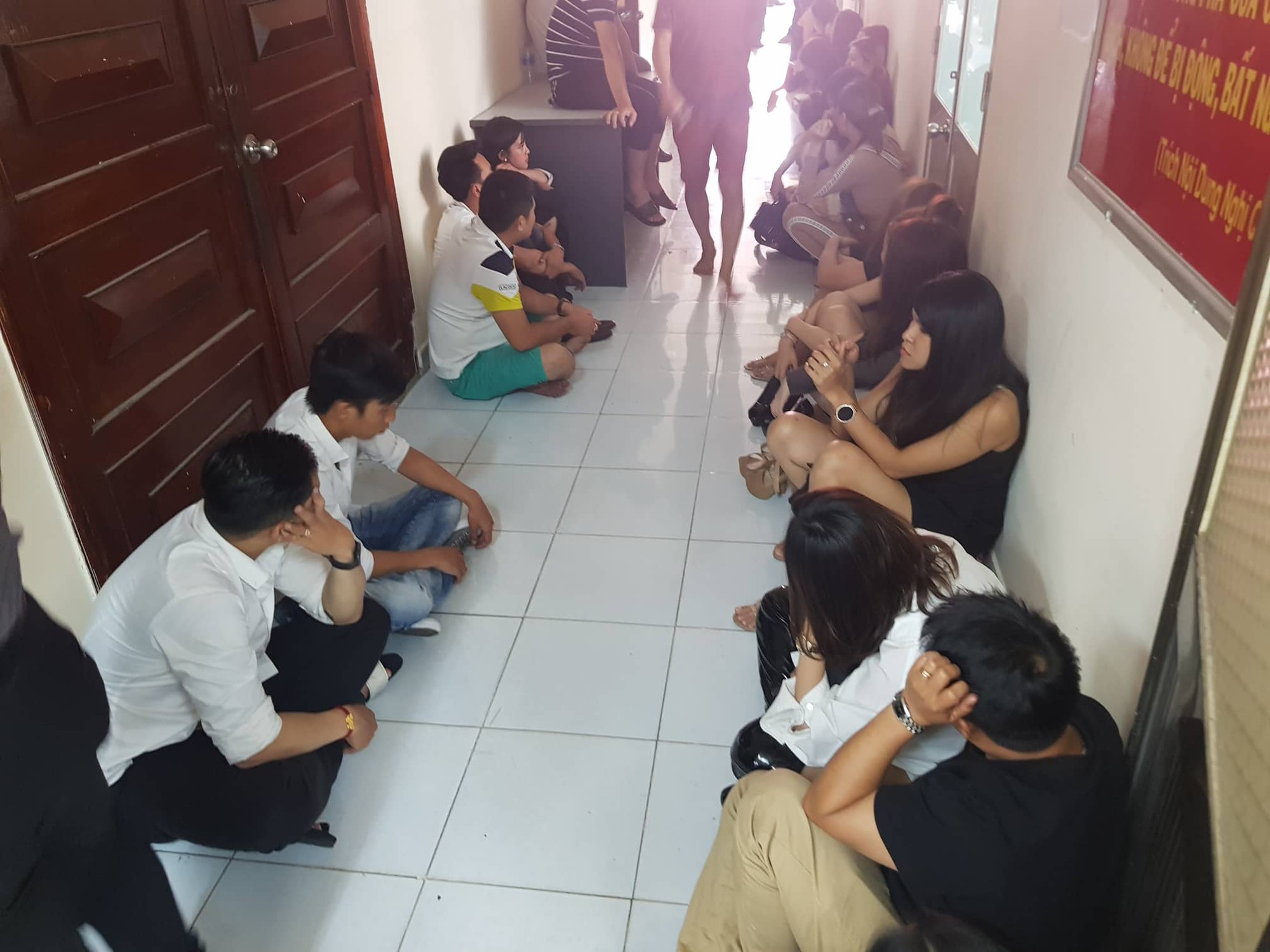 C&ocirc;ng an n&oacute;i g&igrave; vụ đột k&iacute;ch vũ trường được cho l&agrave; đẹp nhất TP HCM? - Ảnh 2.