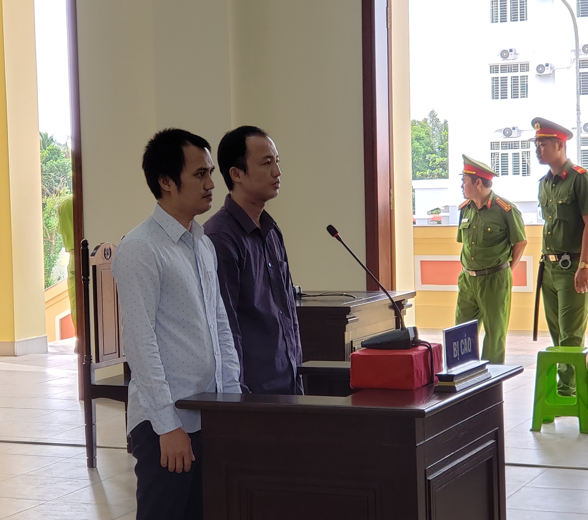Hai anh em mua bán tôm giống thuê 13 ô tô đem đi cầm lấy 9 tỉ - Ảnh 1.