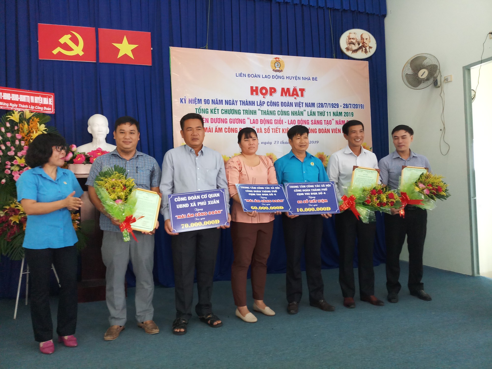 Nhiều hoạt động chăm lo cho đoàn viên khó khăn