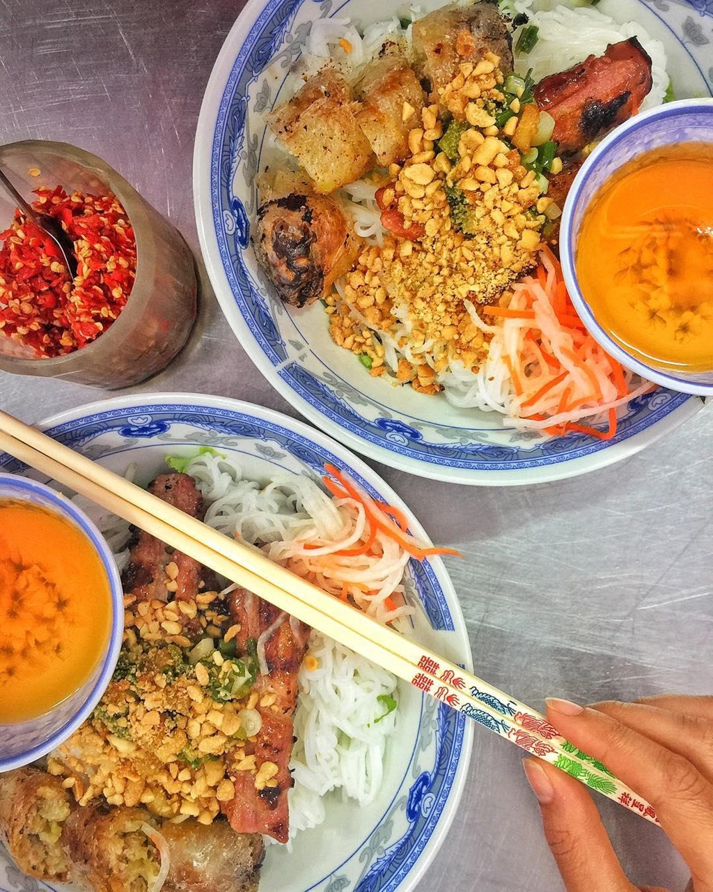 Truy l&ugrave;ng 6 khu ẩm thực về đ&ecirc;m ở TP HCM - Ảnh 1.