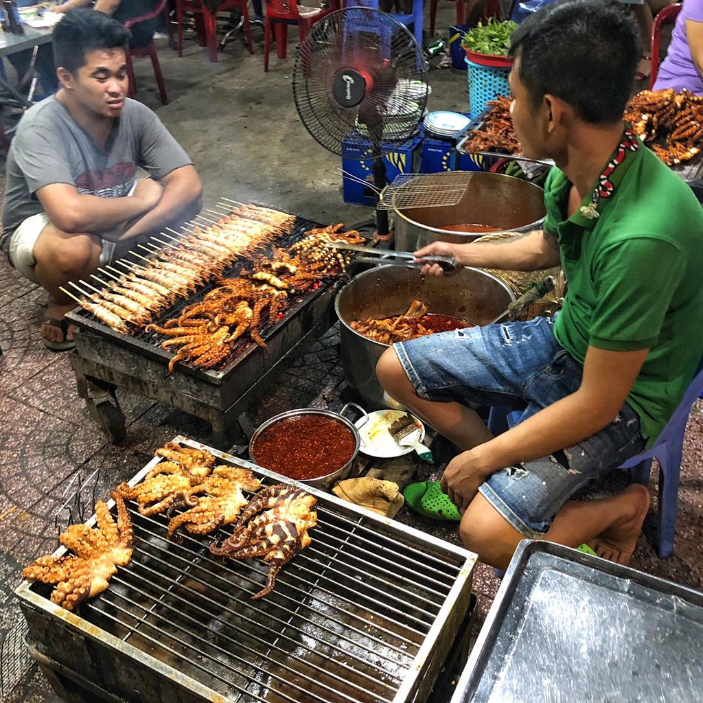Truy l&ugrave;ng 6 khu ẩm thực về đ&ecirc;m ở TP HCM - Ảnh 17.