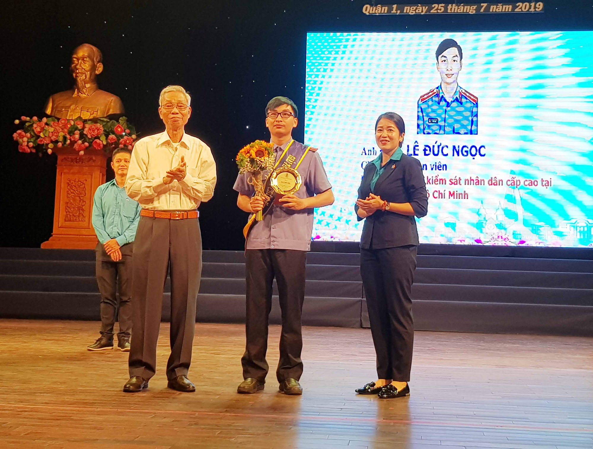 Trao Giải thưởng Lưu Chí Hiếu cho cán bộ Công đoàn, CNVC- LĐ tiêu biểu