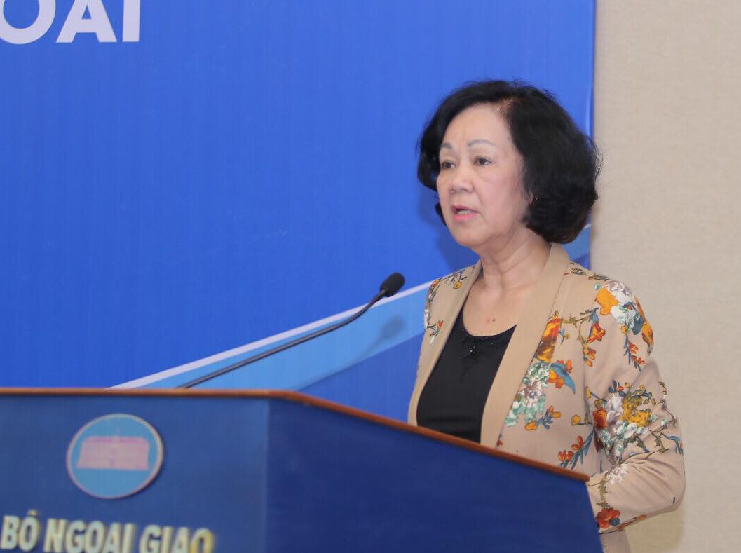 Tháo gỡ khó khăn trong việc nhập trở lại quốc tịch cho kiều bào