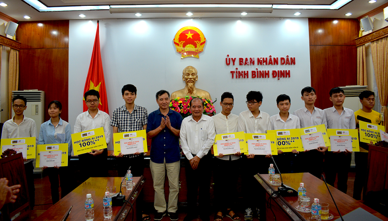 10 học sinh xuất sắc nhận học bổng to&agrave;n phần từ ĐH l&ecirc;n tiến sĩ - Ảnh 1.
