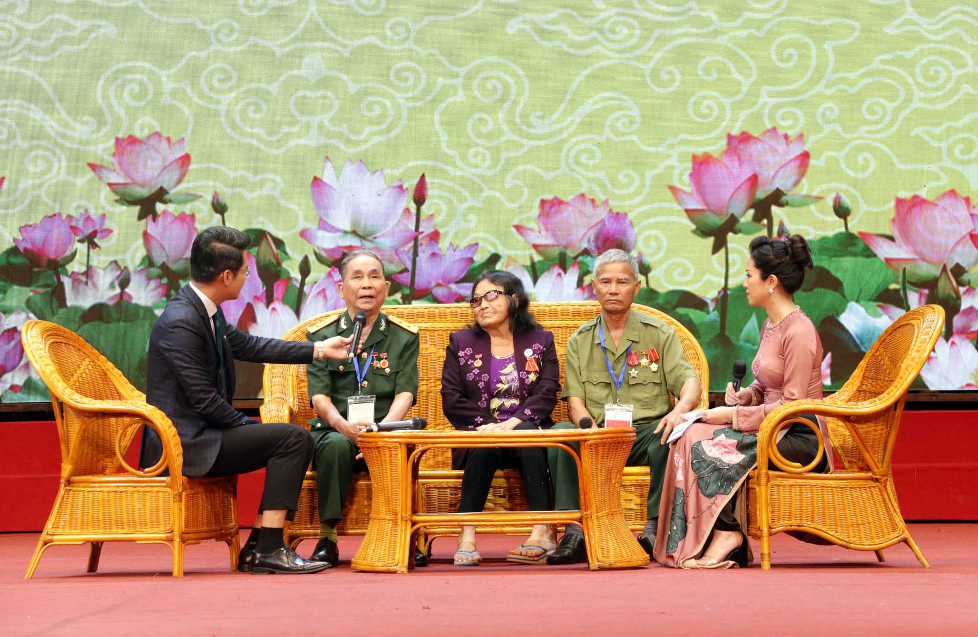 Thủ tướng dự hội nghị tuyên dương 500 thương binh nặng tiêu biểu toàn quốc - Ảnh 4.