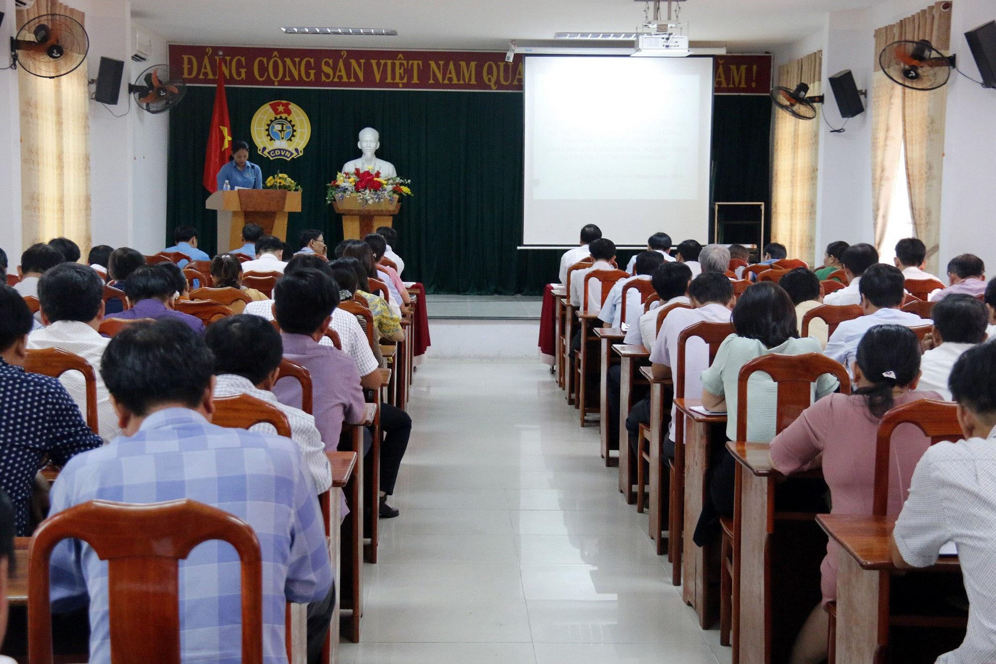 Chăm lo tốt đời sống vật chất, tinh thần cho đo&agrave;n vi&ecirc;n - Ảnh 1.