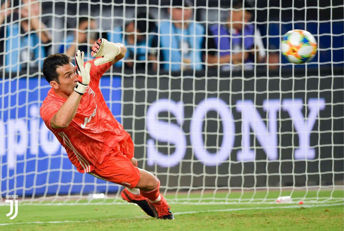 ICC 2019: Bom tấn De Ligt th&agrave;nh tội đồ, Ronaldo v&agrave; Buffon giải cứu Juventus - Ảnh 7.