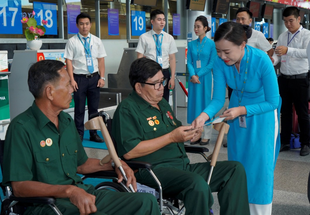 Hành trình đặc biệt tới Hà Nội của cựu tù Côn Đảo và thương binh chiến trường Campuchia - Ảnh 7.