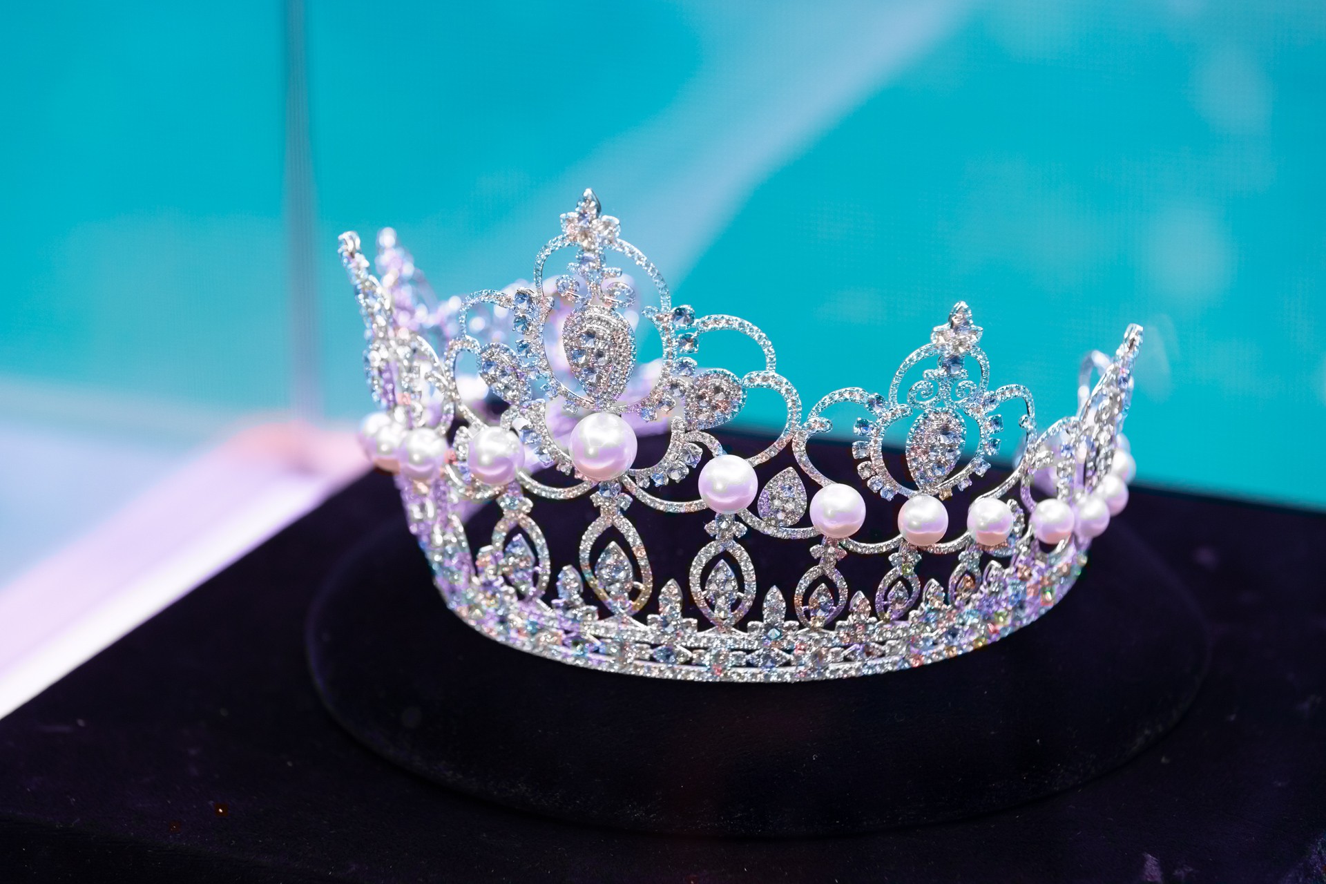 Vương miện t&acirc;n Hoa hậu Thế giới Việt Nam 2019 trị gi&aacute; 3 tỉ đồng - Ảnh 4.