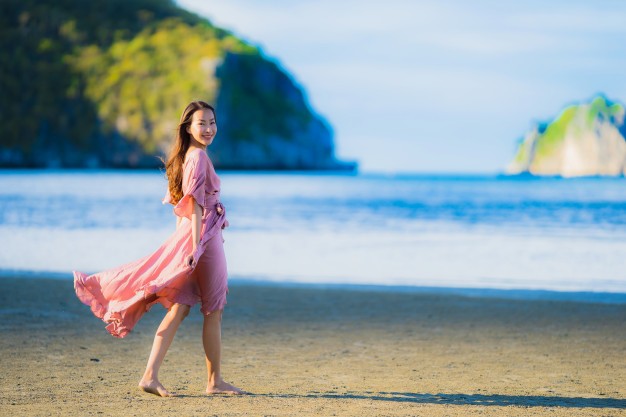 Lấy vợ trẻ để l&agrave;m g&igrave;? - Ảnh 1.