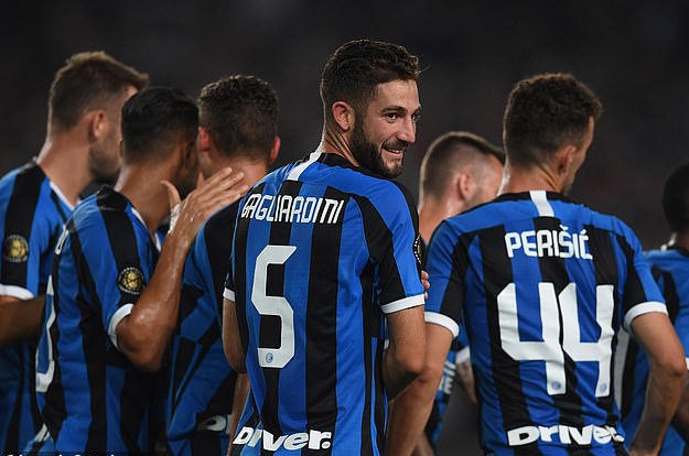 ICC 2019: Bom tấn De Ligt th&agrave;nh tội đồ, Ronaldo v&agrave; Buffon giải cứu Juventus - Ảnh 3.