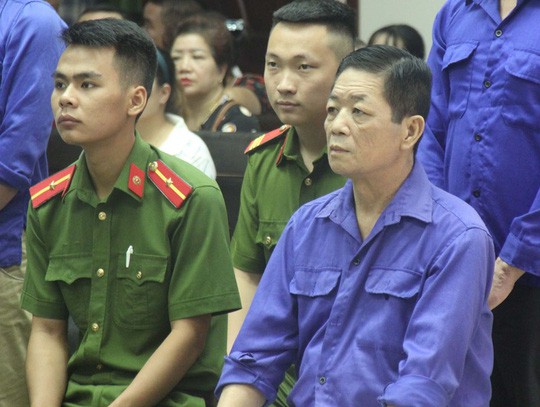 T&ograve;a tuy&ecirc;n phạt &ocirc;ng tr&ugrave;m Hưng k&iacute;nh mức &aacute;n thấp hơn đề nghị của VKS - Ảnh 2.