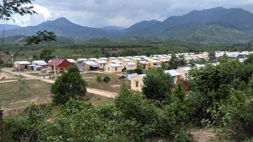 Vốn giảm nghèo bị "ngâm"