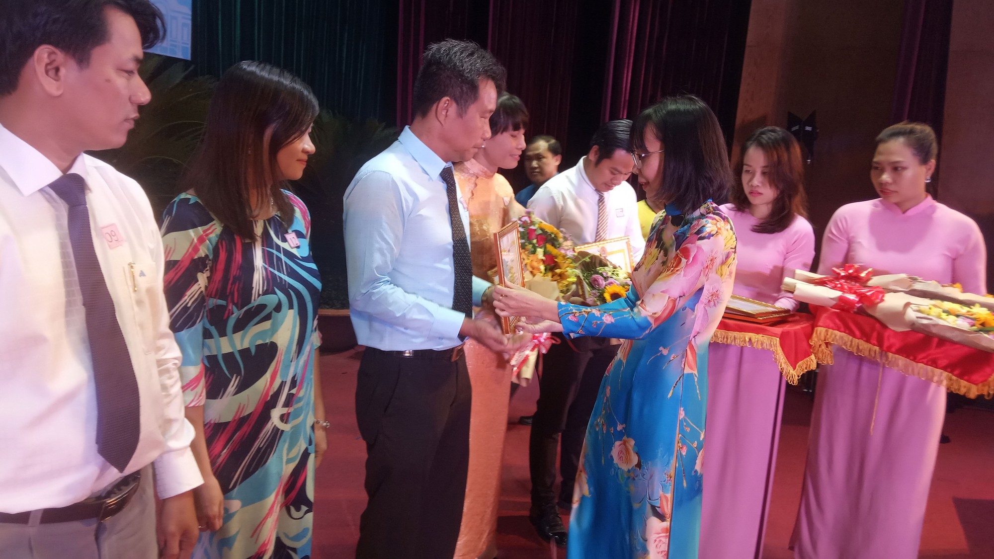 Họp mặt, tuyên dương cán bộ Công đoàn tiêu biểu