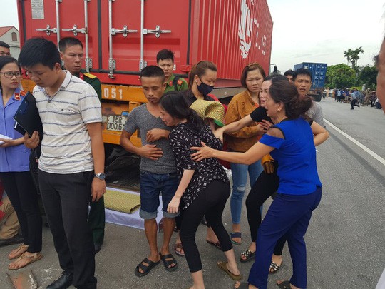 Bắt tạm giam tài xế gây tai nạn thảm khốc khiến 7 người thương vong ở Hải Dương - Ảnh 1.